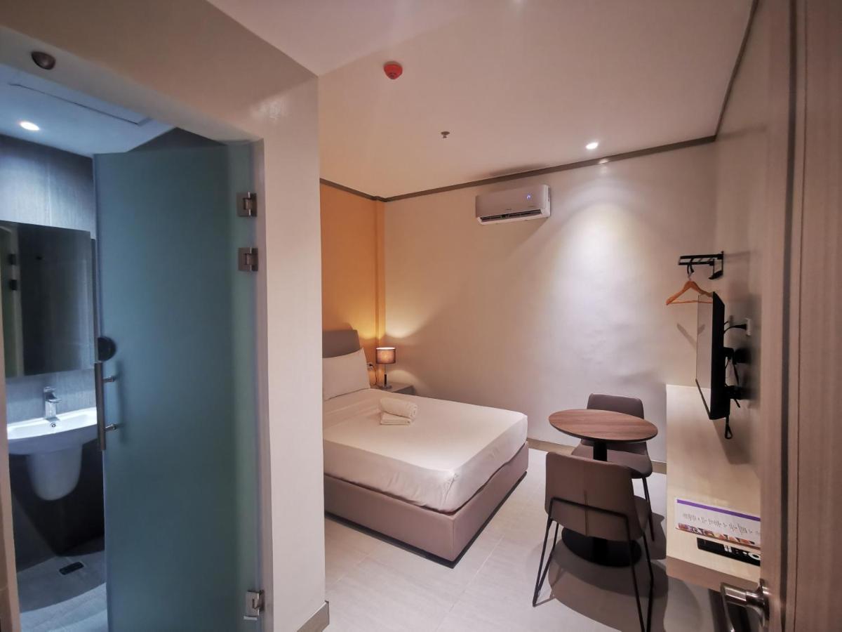 Yes Hotel Imus Cavite Bagian luar foto