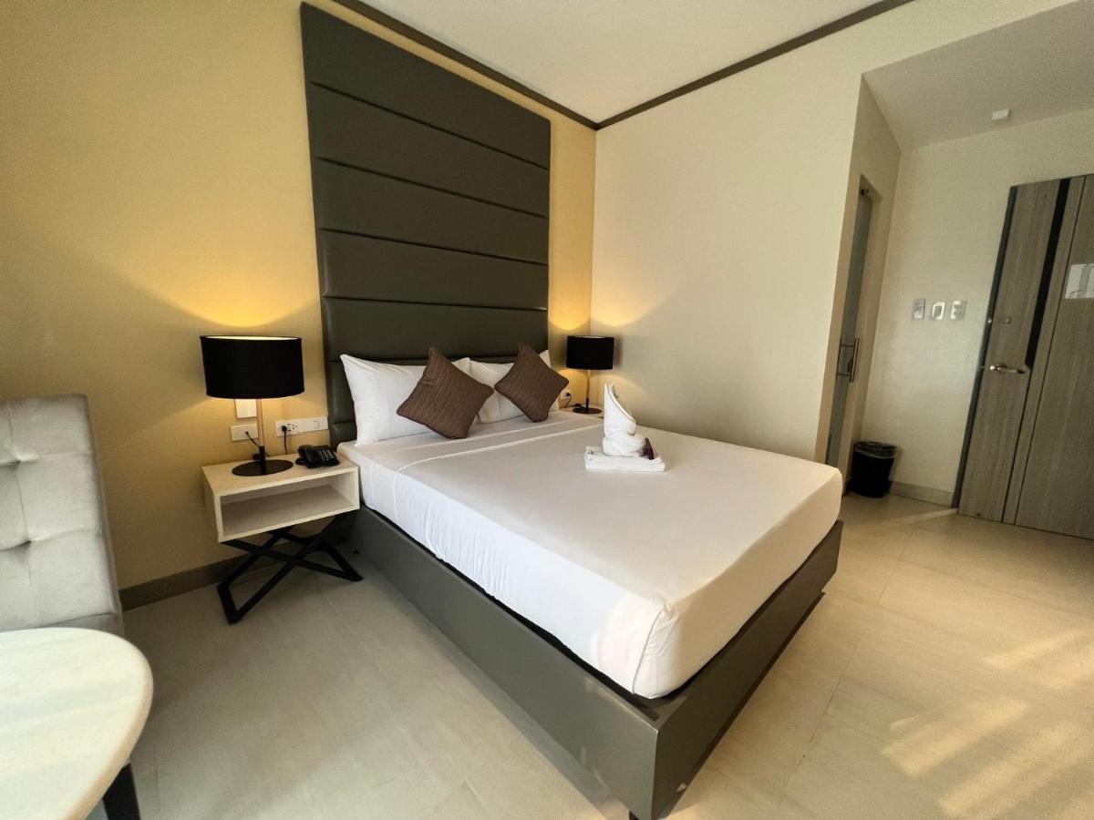 Yes Hotel Imus Cavite Bagian luar foto